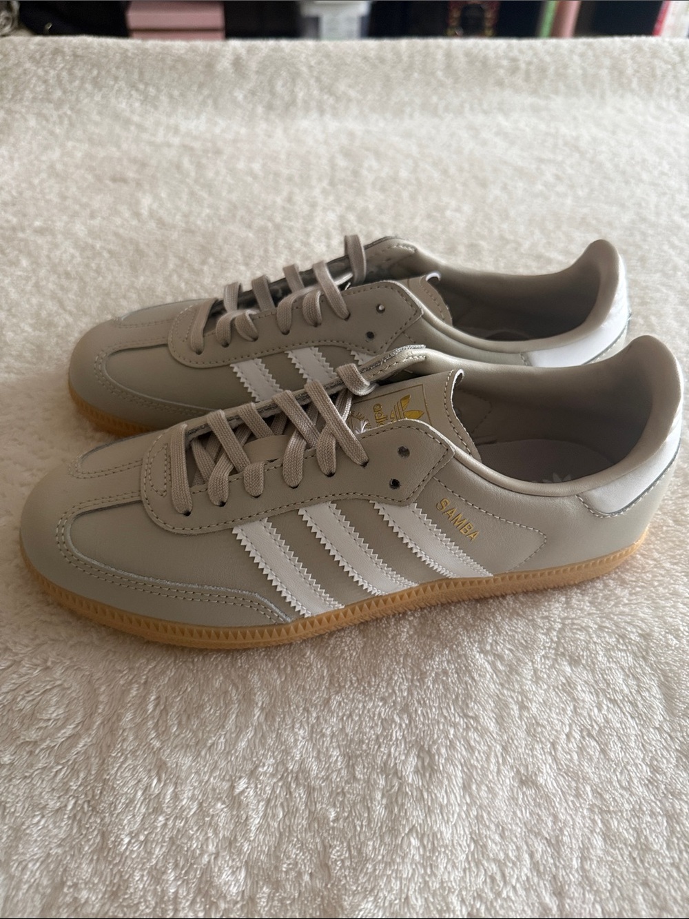 Addidas Sambas leather light beige Size Women’s 4.5